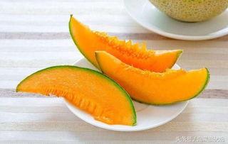 艾玛在师院吃瓜