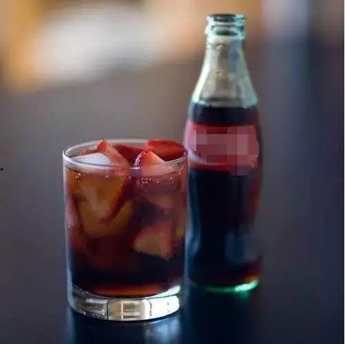 自制可乐吃瓜少女,探寻校园里的甜蜜时光