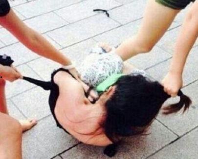 扒姨太被吃瓜,揭秘娱乐圈背后的“吃瓜”风云