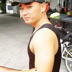 跑步美女吃瓜,美味与活力并存